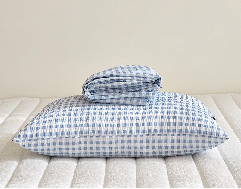 Checkered Seersucker Coverlet Set